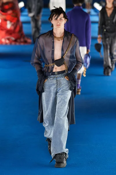 Look 37